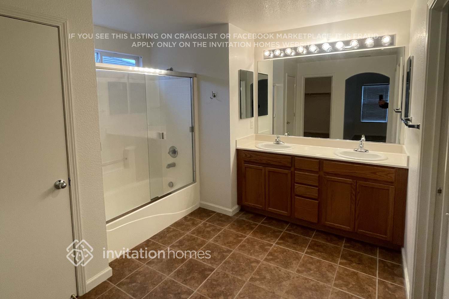 Building Photo - 865 Devonshire Ln