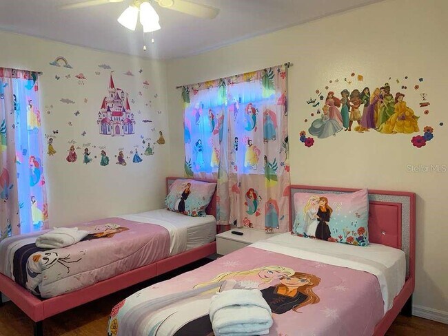 Building Photo - 241 Vista Loop