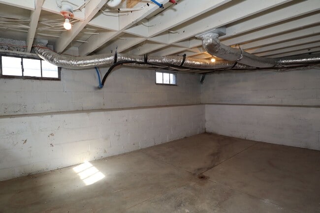 Building Photo - Newly Updated 3 Bedroom Home!