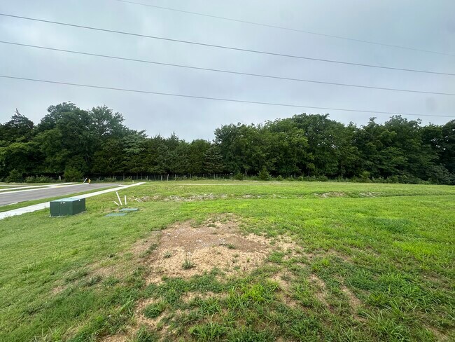 Building Photo - 6019 Hunters Village Dr