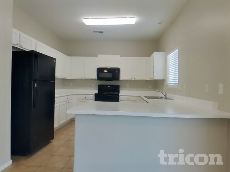 Building Photo - 11418 W Mountain View Dr