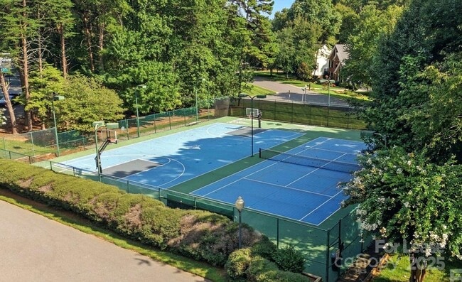 Building Photo - 111 Monterey Dr