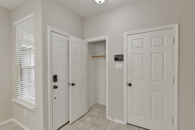 Building Photo - 6422 Encenada Green Trail