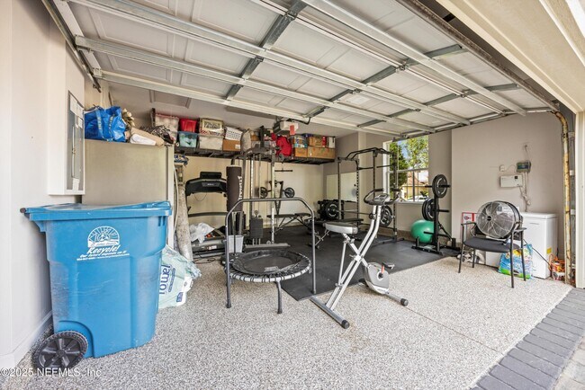 Building Photo - 552 Saddlestone Dr