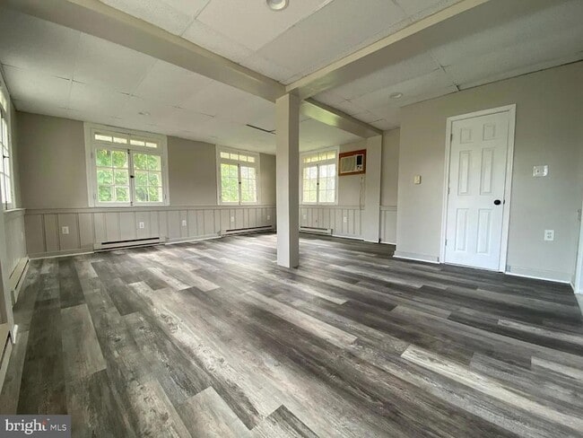 Building Photo - 3101 Gibbons Ave