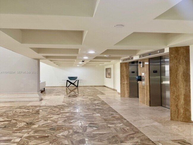 Building Photo - 6061 Collins Ave