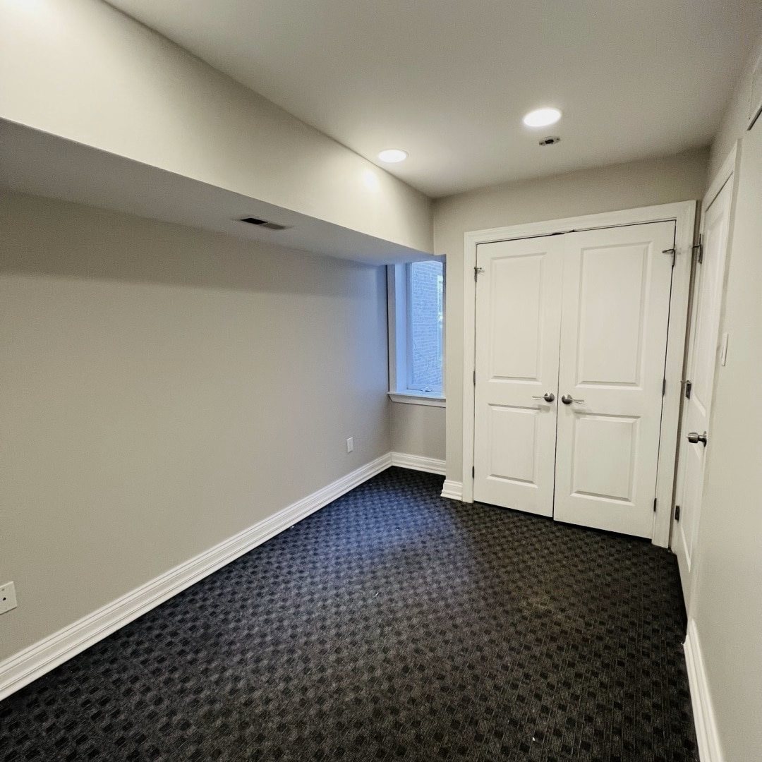 Building Photo - 619 S 42nd St