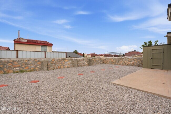 Building Photo - 3540 E Glen Dr
