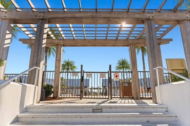 Building Photo - 49 Pleasant St