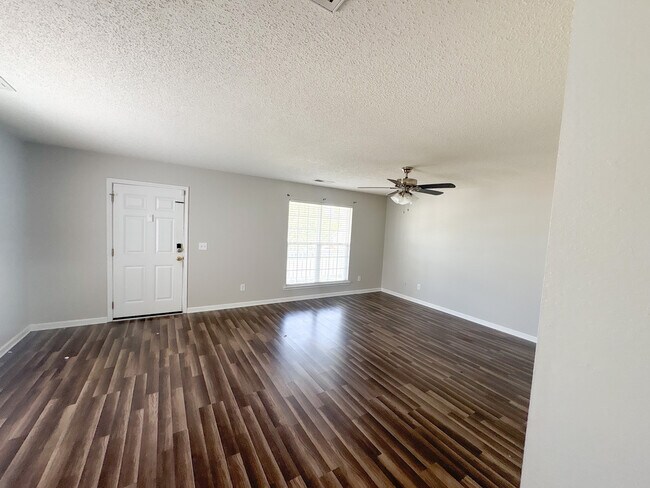 Building Photo - 159 Savannah Hills Dr
