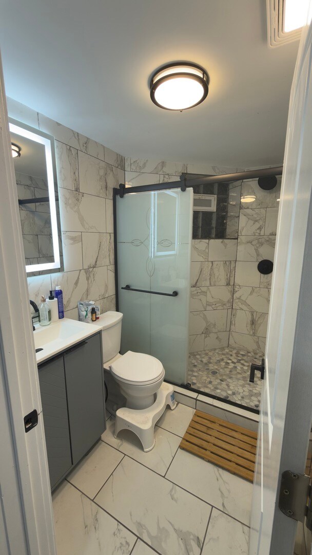 Building Photo - 7612 S Phillips Ave