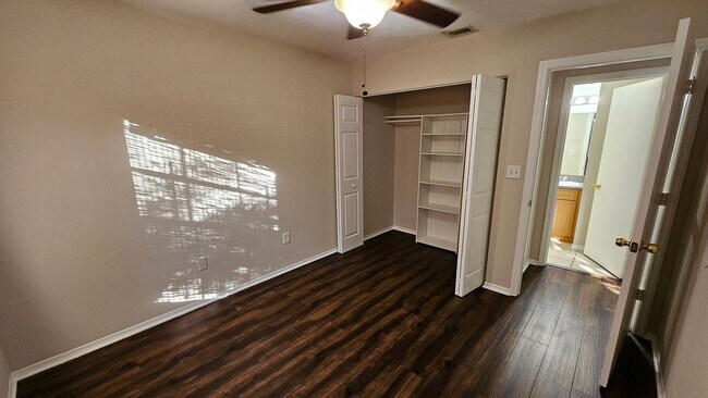 Building Photo - 2 Bedroom/2 Bathroom at Lancelot AVAILABLE NOW!