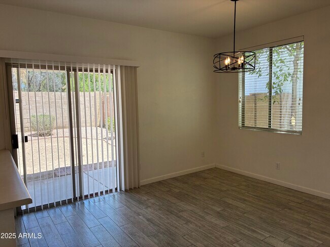 Building Photo - 1750 W Union Hills Dr