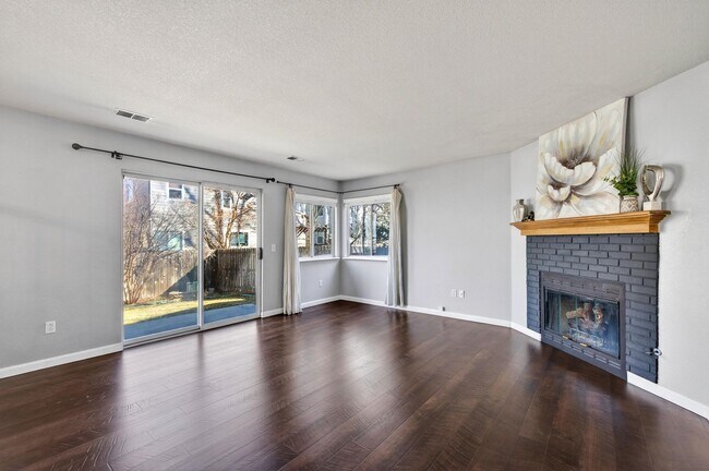 Building Photo - Updated 4bed in Parker!