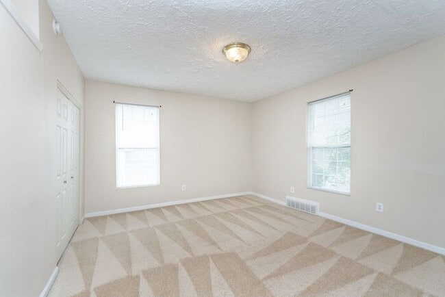 Building Photo - Beautiful Home near Downtown Noblesville