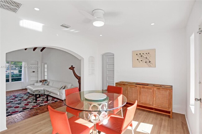Building Photo - 2214 Segovia Cir