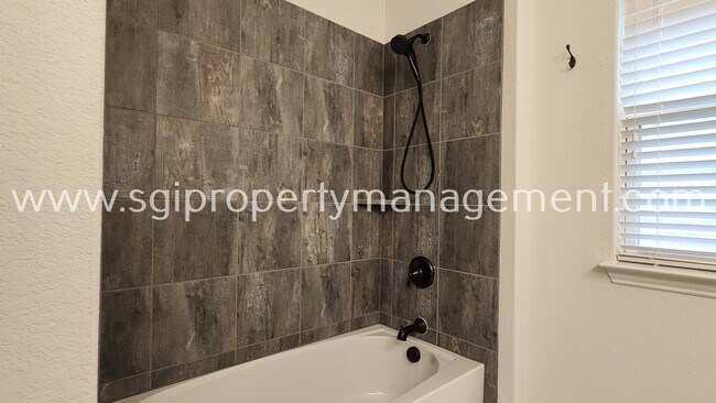 Building Photo - 3621 Brahman Ct