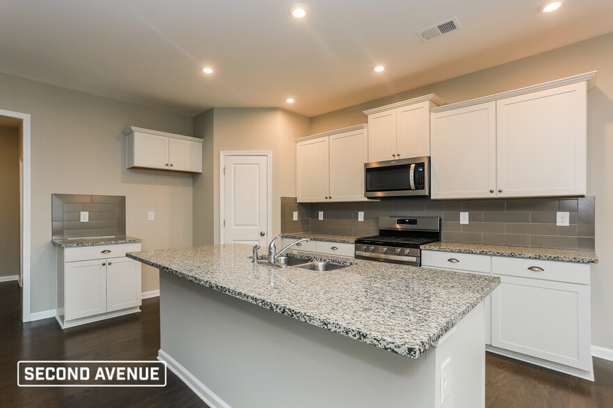 Building Photo - 501 Mariposa Ln