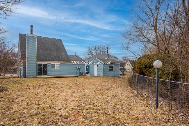 Building Photo - 924 W 60th Pl