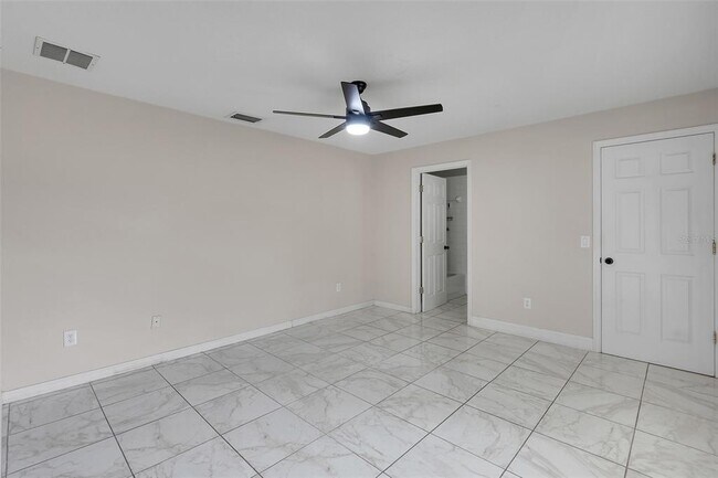 Building Photo - 810 Valnera Ct