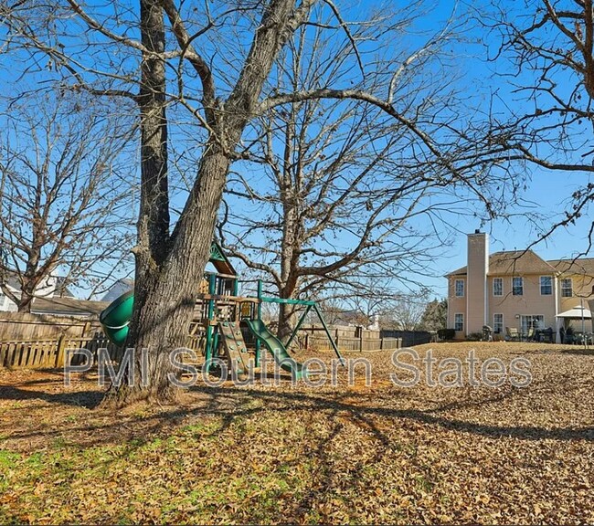 Building Photo - 217 Sandy Ln