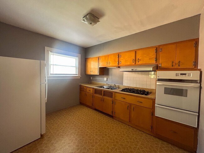 Building Photo - 6338 Hamilton Ave