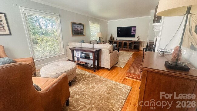 Building Photo - 5320 Seacroft Rd