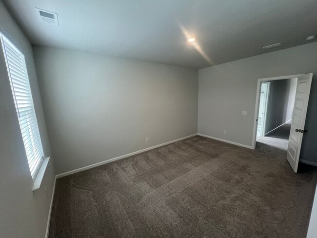 Building Photo - Beautiful Summers Corner 5Bed/4.5Bath