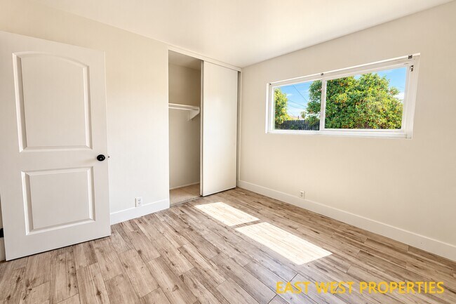 Building Photo - 10322 Maikai Dr