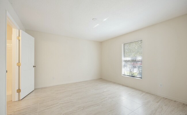 Building Photo - Charming 2-Bed, 2-Bath Home on Foxwood Drive – Cozy Living in Melbourne!