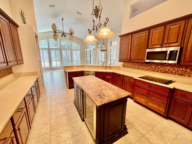 Building Photo - 614 Santa Maria Dr