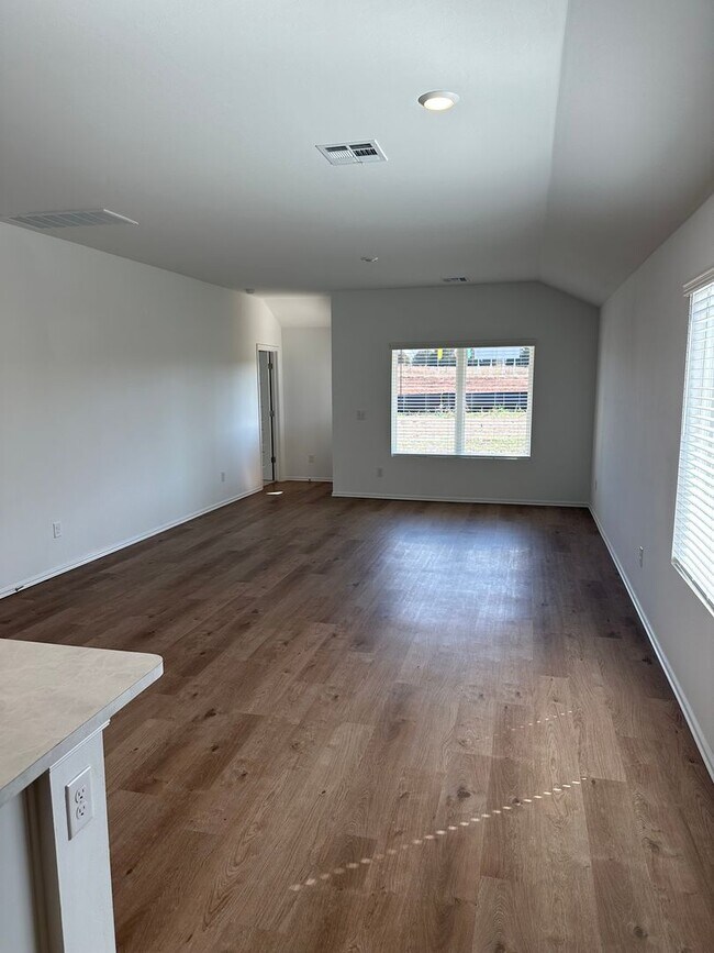 Building Photo - Save $500 on Your Move-In Costs — Sign by 5/22! Charming  3 Bed, 2 Bath Home in Purcell