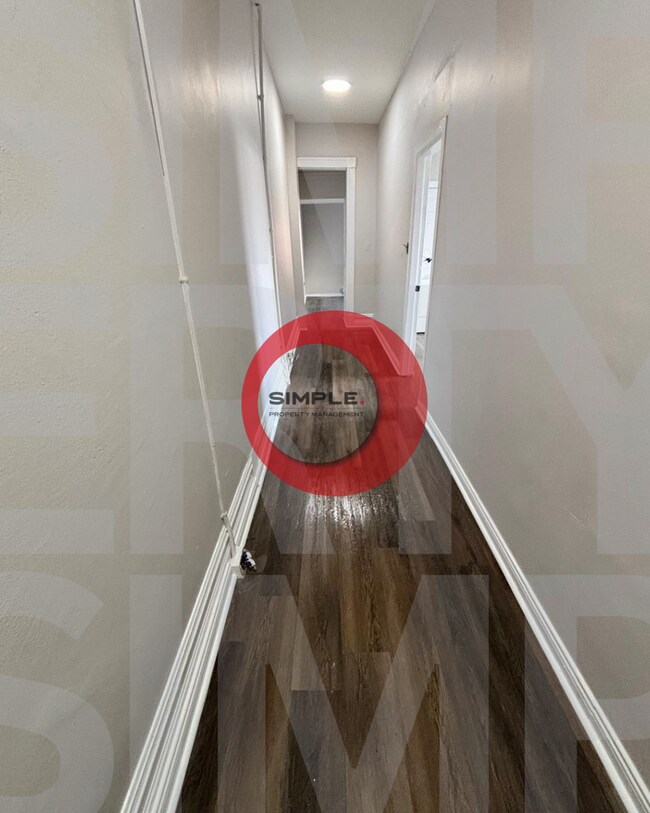 Building Photo - 230 N 4th St