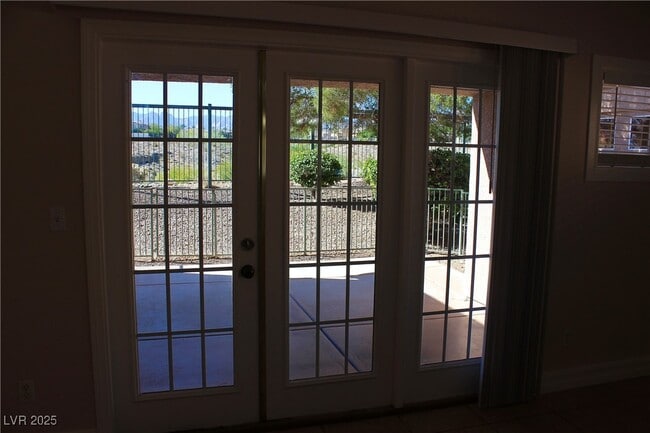 Building Photo - 733 Chase Tree St