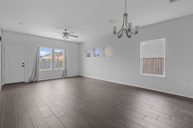 Building Photo - 1616 Tesis Drive