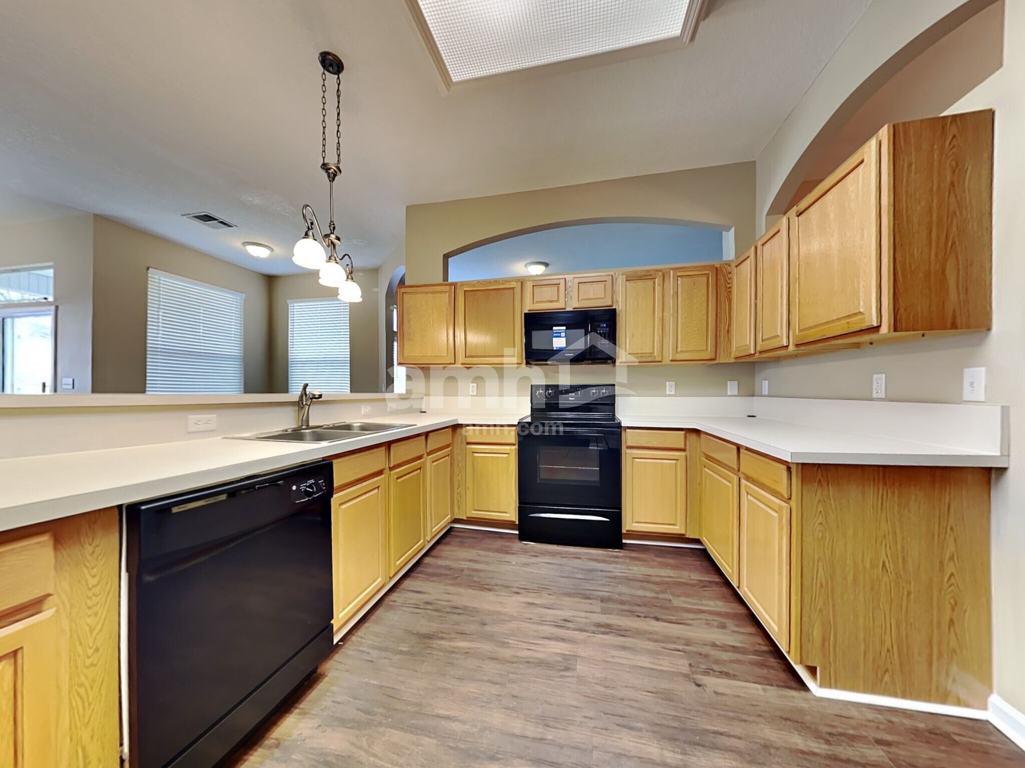 Building Photo - 341 Diana Ct