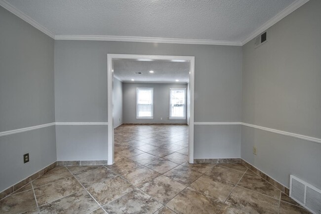 Building Photo - 2598 Cedar Ridge Dr