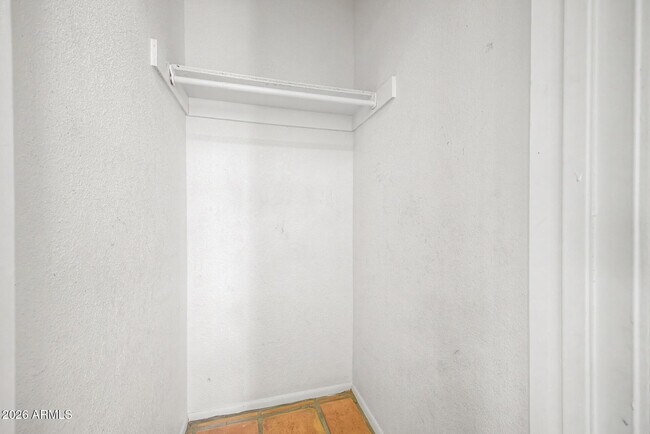 Building Photo - 1134 W Hermosa Dr