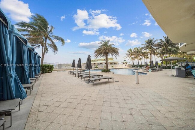 Building Photo - 16699 Collins Ave