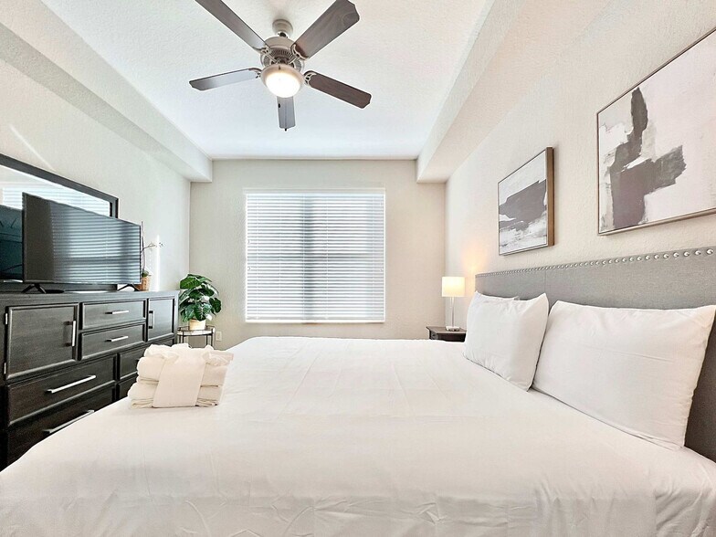 Building Photo - 4504 W Spruce St