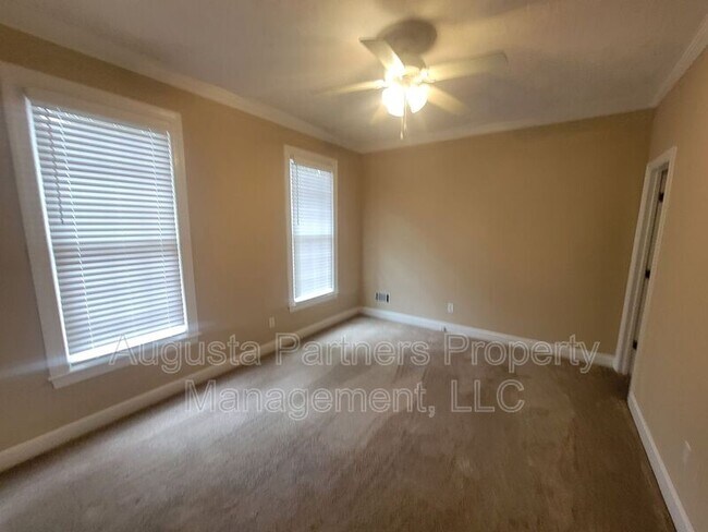 Building Photo - 288 Wakefield Ln S