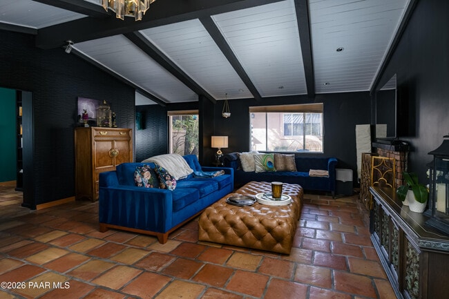 Building Photo - 372 Verde Ln