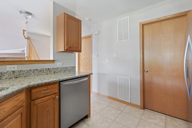 Building Photo - 2479 Stoughton Cir