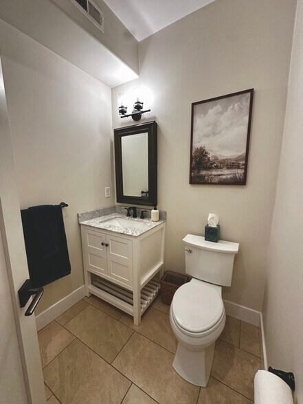 Building Photo - 41959 Sweet Spring Ln