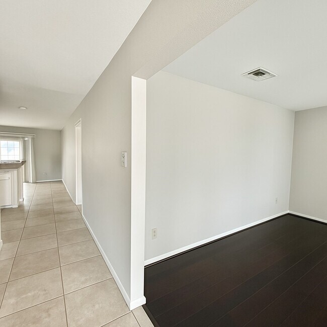 Building Photo - 5807 Silver Frst Dr