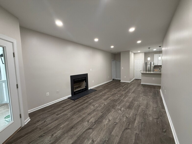Building Photo - 14301 Rosy Ln