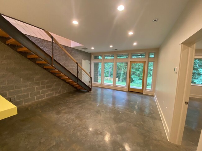 Building Photo - Kenilworth - Modern, Custom Build Now Avai...