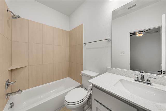 Building Photo - 13826 Malinda Dr