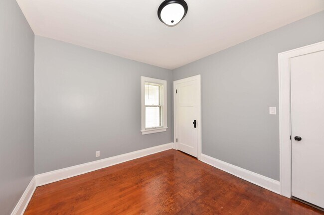 Building Photo - 4831 N 70th St