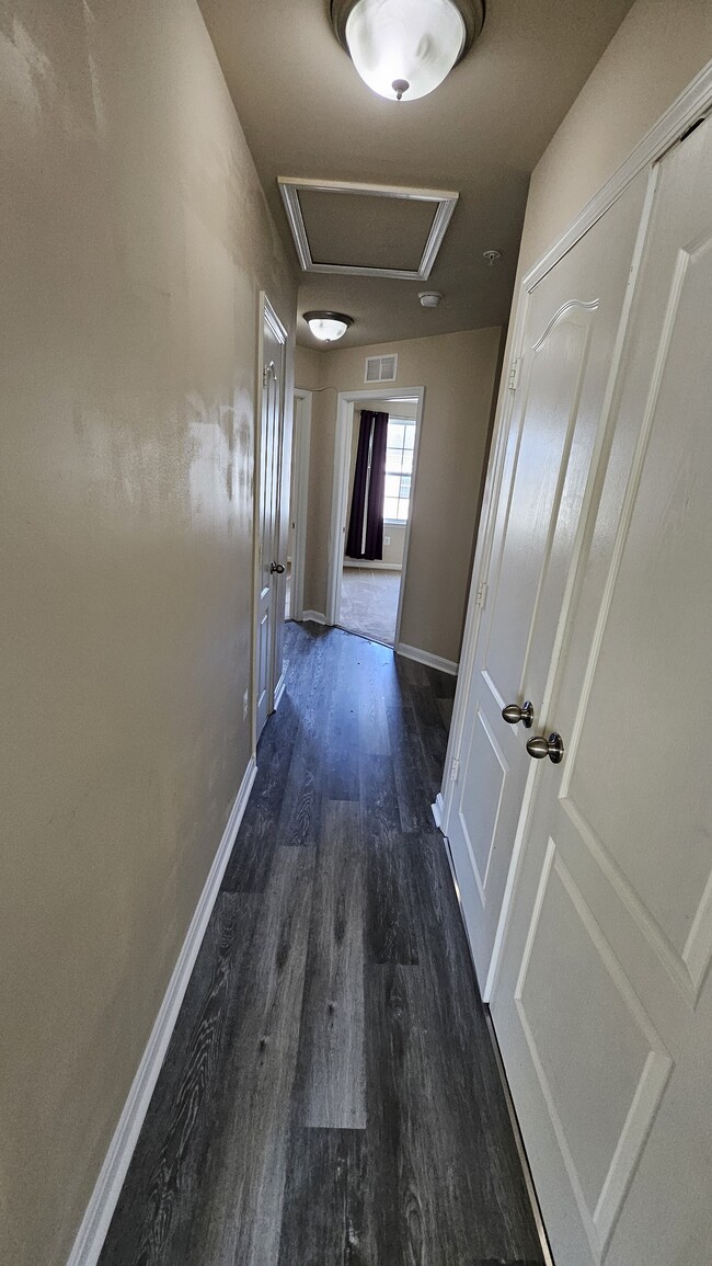 Building Photo - 9387 Rock Ripple Ln